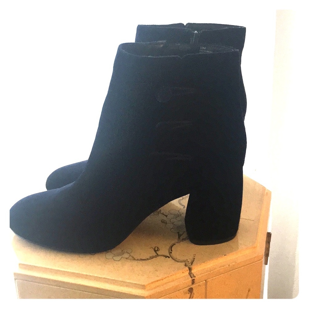 Navy blue velvet boots